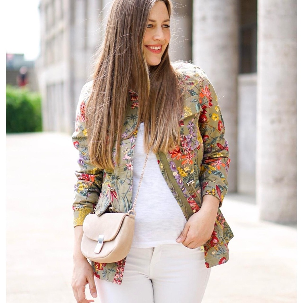 H&M Women’s Olive Green Floral Cargo Utility Jacket Full Zip & Buttons